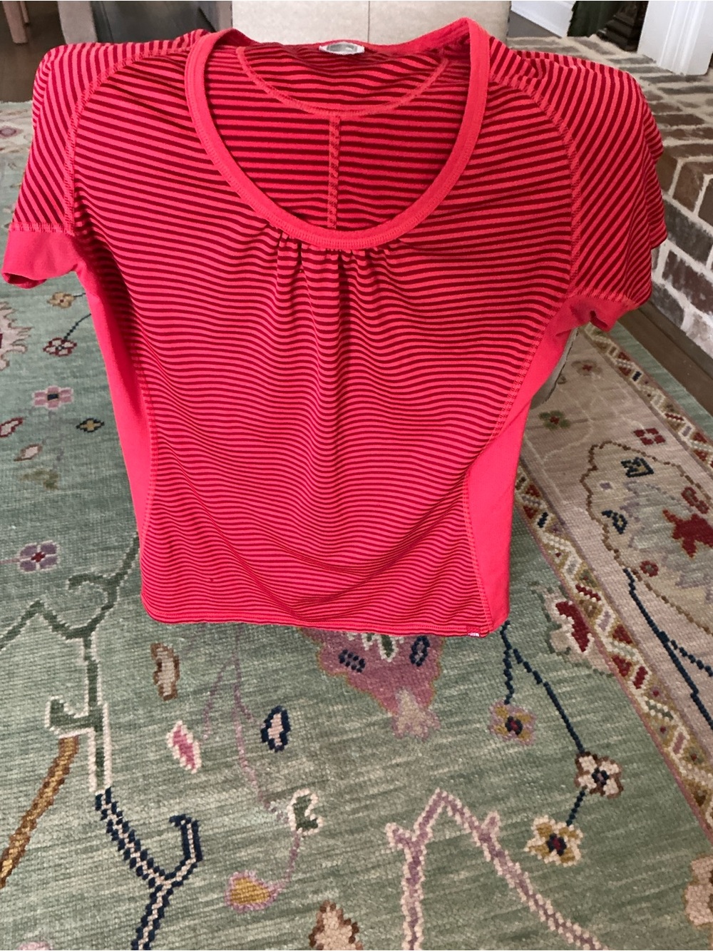 The North Face striped performance top in bright pink/red. S, VaporWick